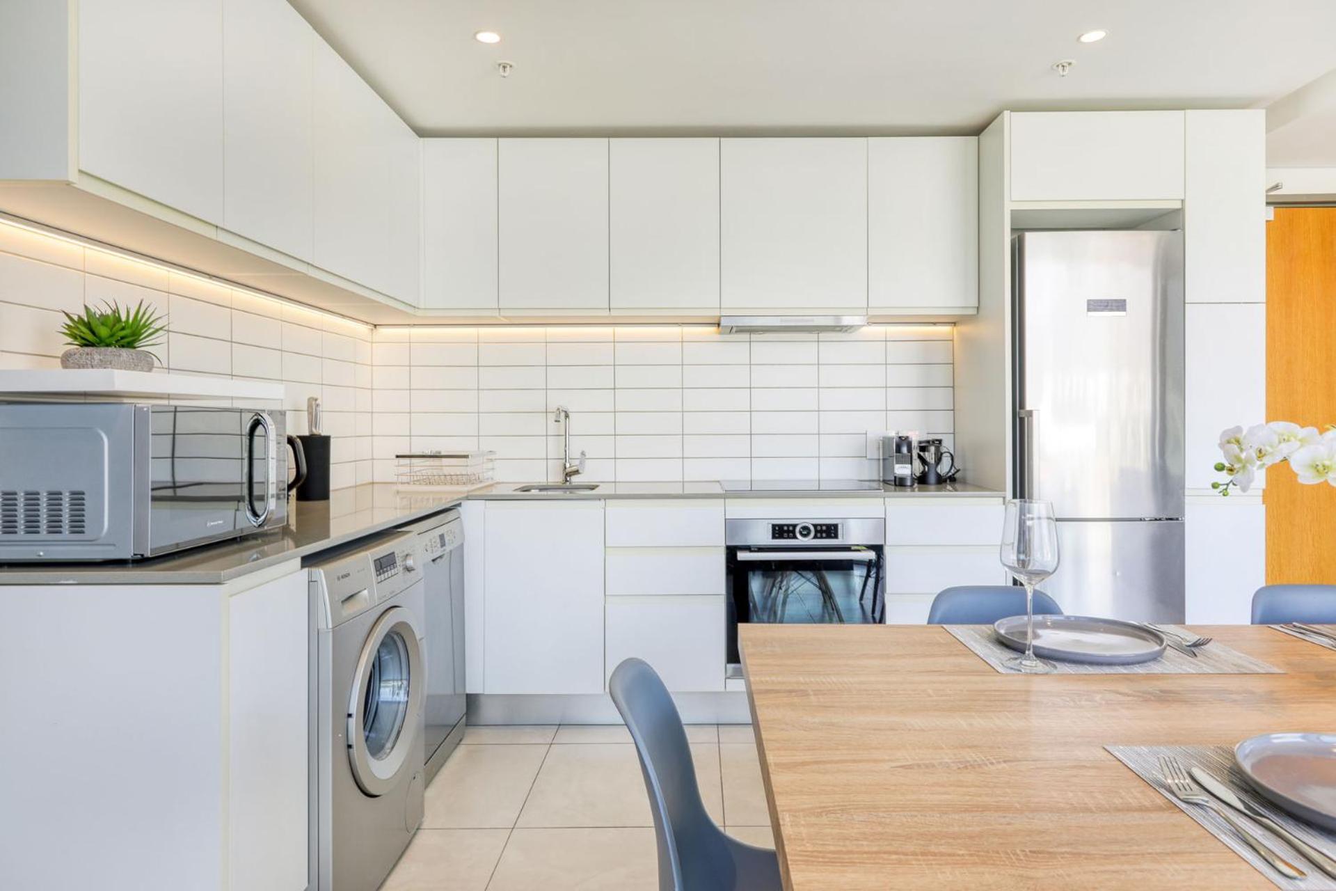 Always-power Panoramic Mountain View Apartment